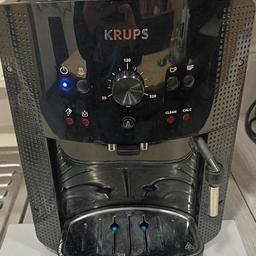 Ich verkaufe wegen Umstellung auf Jura hier einen vollfunktionsfähigen Krups Kaffeevollautomat EA810870 .

Baujahr 06/2019

Preis 120 € VHB

Nur Abholung