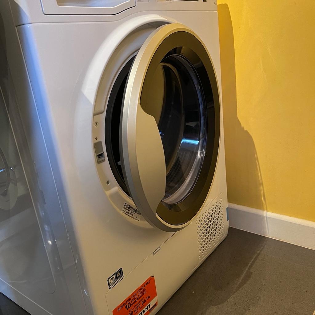 Hotpoint heat pump tumble dryer in white