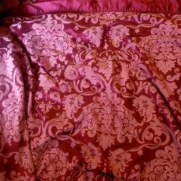 Beautiful deep red Dorma King Size duvet cover and two pillow cases.
60% cotton
Excellent condition