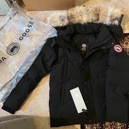 Canada goose Wyndham parka 
Size Small and medium available 
Fast shipping 🚚💨
