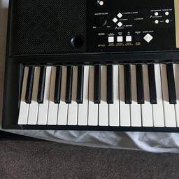 Yamaha YPT220 keyboard with metronome. In immaculate condition. Rarely used and clearing out stuffs. Uses batteries and/or power plug (neither supplied) Priced without the stand (stand is sold separately @ £15) Serious buyer only