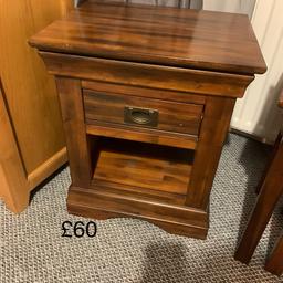Side table in very good condition needs to go as soon as possible