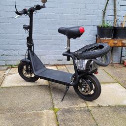 ZIPPER M6 electric scooter.
Used, perfect condition. 350W engine, front and rear disc brakes, saddle, front and rear lights, luggage rack (lockable basket).
Maximum speed is approx 30 km/h (20 mph), range is approx 30 km (20 miles) - depending on the driver's weight and driving style.
Load capacity (important!): max. 70 kg.
Used occasionally 1.5 years, mileage: 156 km (100 miles)

 ADDITIONAL EQUIPMENT:
 2 inner tubes
 1 tire
 side mirrors
 optional: GPS locator (+20£)