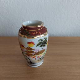 Kleine japanische Vase h 9cm
handbemalt
Privatverkauf - keine Garantie
keine Rücknahme
Selbstabholung