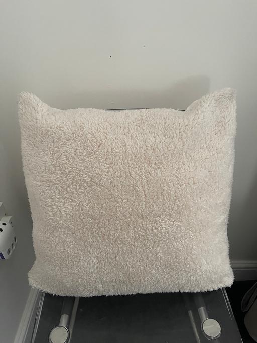 Buy & Sell Lancashire Blackburn with Darwen - Photos for Large cream cushion