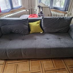 verkaufen eine Schlaf Couch mit den maßen: 200x90cm ausgezogen ist sie 200x180
NP für beide war 1700chf