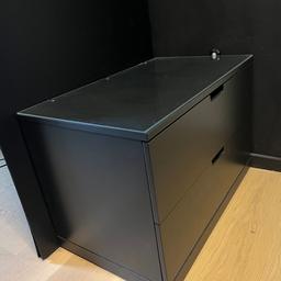 Nordli ikea
Like new, good condition 
Chest of 2 drawers nordli antracithe
Black 
With glass top
Available until I remove the ad
Pickup only
SE14UX