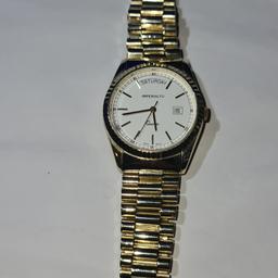 men's 9ct gold watch, quality Swiss movement, the condition is superb, nearly 86 grams in weight,
36.5 mm including crown, day date windows, no marks on glass
willing to go to a jeweler of your choice for testing,
the price of gold is skyrocketing,fully hallmarked
grab yourself a bargain or offer a swap, w.h.y.
no silly offers below the gold price and please no scammers as I know them all!
text on 07728350709