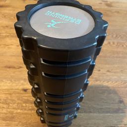 An unused foam roller. There is an outer in inner tube.

The outer black foam (33 cm) is excellent for deep massage and the inner grey foam tube is softer and perfect for smooth massage.

Dimensions of black tube.
Height: 33cm
Width: 14cm

Collection is from Walthamstow.