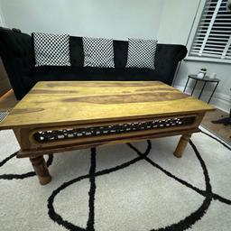 Solid wood coffee table really heavy and sturdy