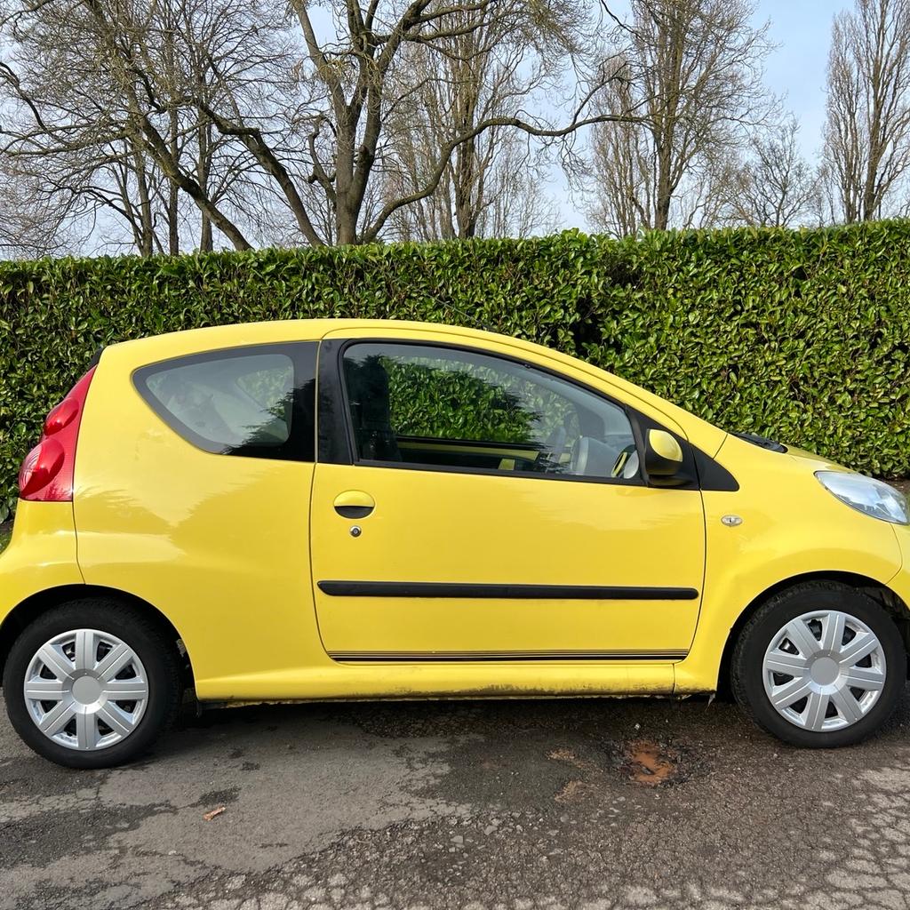 Hi All, Automatic Peugeot Urban 107, Drives Excellent, Gearbox Smooth, 2 Keys, Full Service History, Mot March 2025, , HPI Clear, New Tyres, 5 Owners From New, In Very Good Condition Inside And Out, Very Well Maintained, £20 Tax,

ULEZ/ Clean Air Zone Exempt, Central Locking, Electric Windows, Aux/Cd, Air Conditioning, Full Spare Wheel, Power Steering, Yellow

£2350 Ono. Nationwide Delivery Available.
Thank You For Looking.