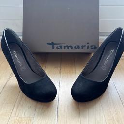 Ich verkaufe schwarze Pumps von Tamaris in der Größe 40. Die Schuhe wurden nur einmal getragen und sind daher in einem sehr guten Zustand.

Versand 5,49€

Zahlung via Paypal oder Überweisung.

Privatverkauf: keine Garantie - kein Umtausch und keine Rücknahme