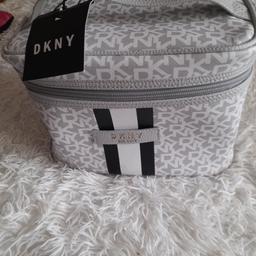 BEAUTIFUL DKNY BAG ,NEW