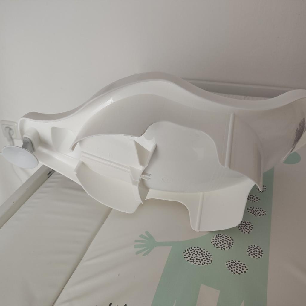Verkaufe meinen Baby Badewannen Sitz
Unten mit Saugknöpfe damit der Sitz nicht verrutscht
Wurde bei Leiner gekauft
NEU ❗❗
Original Preis 23,90 Euro