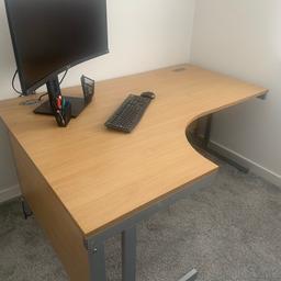Office desk in good condition
120cm width and 160cm length
(See pictures)
Maghull pick up only