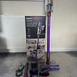 Selling Dyson v10 in very good condition with box and attachments