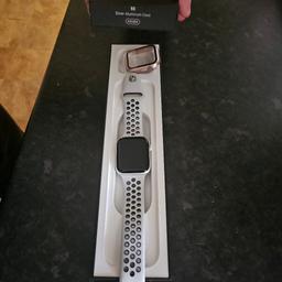 Apple watch not a mark on it. Worn 5-6 times. Always worn with a case. Description in pics.