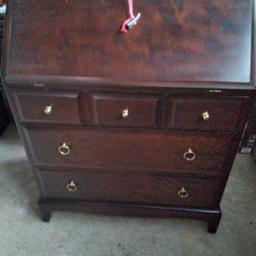 attractive bureau / chest of drawers made by stag
featuring decorative woodgrain in a rich brown colour. ( cherry wood )

it is a practical addition to any home
leather inlay.all in vgc

complete with key

98 cm h x 76 cm w x 46 cm d

smoke and pet free home

cash please.personal collection
hereford hr1 area