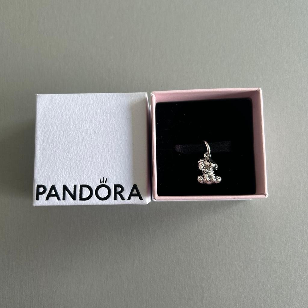 Brand new Pandora dog charm in original box. This was given as a gift but have never used it. RRP £40 for a similar charm on the Pandora website.