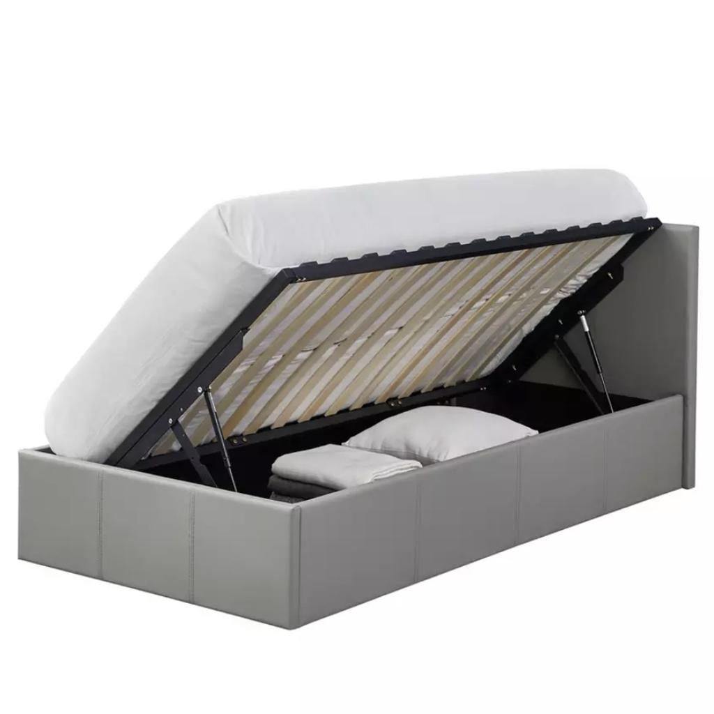 🔹️Habitat Lavendon Single Side Opening Ottoman Bed Frame-Grey

🔹️Ex display

🔹️Faux leather frame.

🔹️Side lift.

🔹️Ottoman: assemble for left or right side opening.

🔹️Storage capacity: 362 litres.

🔹️Size W104.5, L200, H87cm.

🔹️Height to top of siderail 28.5cm.

🔹️3cm clearance between floor and underside of bed.

🔹️Maximum user weight 180kg.

Bed frame only, mattress not included.