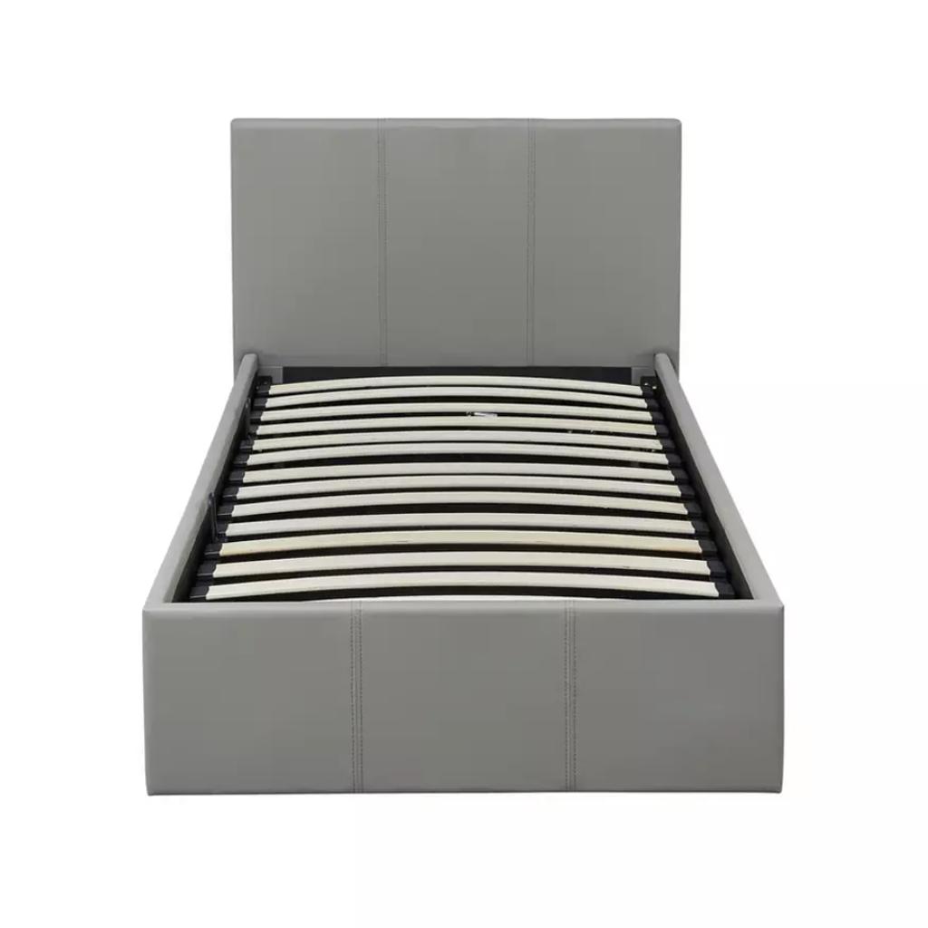 🔹️Habitat Lavendon Single Side Opening Ottoman Bed Frame-Grey

🔹️Ex display

🔹️Faux leather frame.

🔹️Side lift.

🔹️Ottoman: assemble for left or right side opening.

🔹️Storage capacity: 362 litres.

🔹️Size W104.5, L200, H87cm.

🔹️Height to top of siderail 28.5cm.

🔹️3cm clearance between floor and underside of bed.

🔹️Maximum user weight 180kg.

Bed frame only, mattress not included.