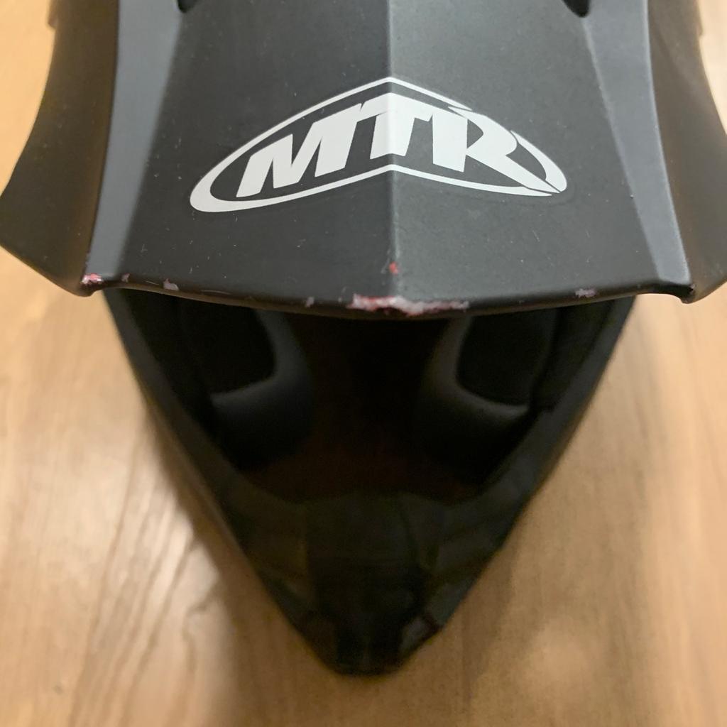 MTR Helm, Größe XS. Wurde von meinem Sohn zum Downhillen ein paar Mal verwendet. Zustand gut, kaum Gebrauchsspuren. Innenfutter Top.

Nur Selbstabholung!