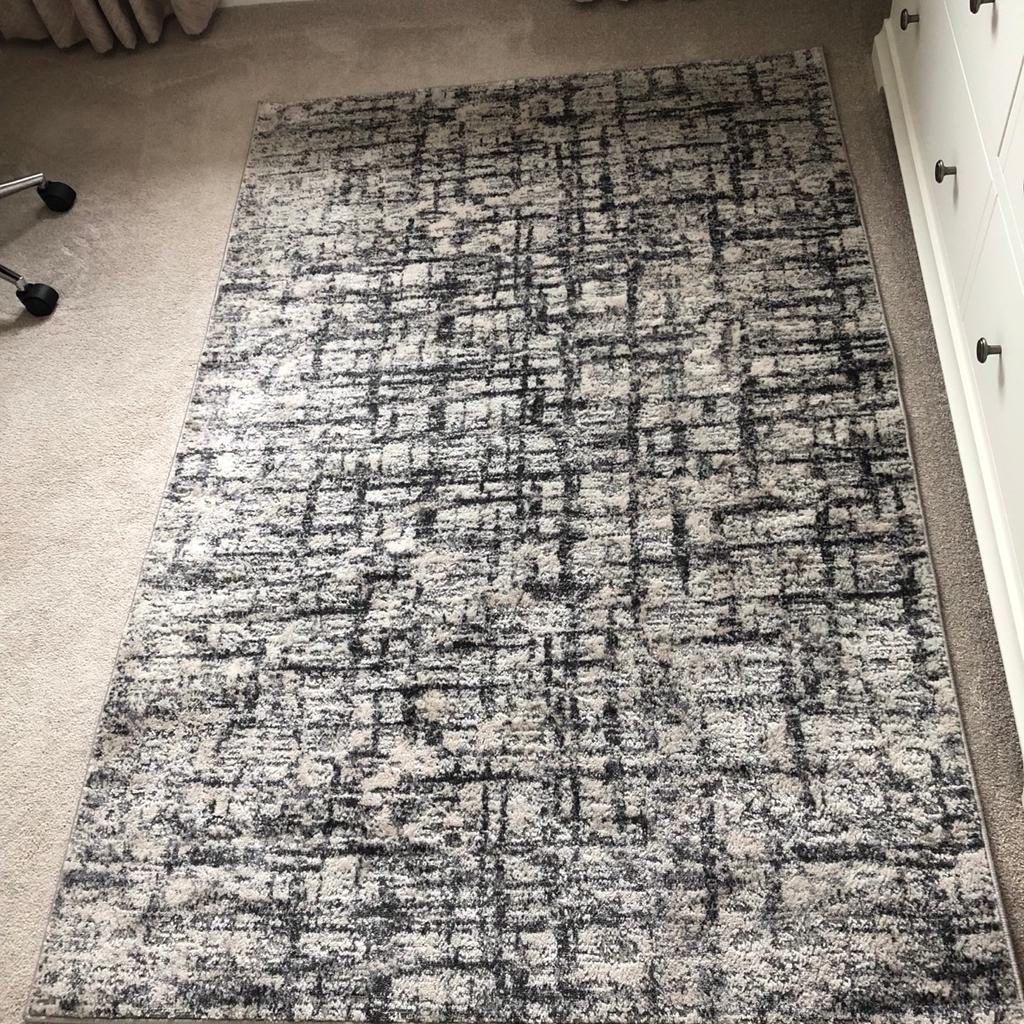 Lovely rug. Good condition from a pet and smoke free home
