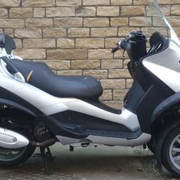 for sale piaggio mp3 250 ie full logbook 2 previous owners 12 months mot 37441 miles 2010 reg 1 key starts and runs new battery new drive belt new spark plug new oil filter new oil usual wear and tear good condition

cash on collection

If you are interested please call or text me no time wasters no tyre kickers

07713816933