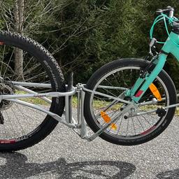 Verkaufen Followme Tandemkupplung. Haben diese verwendet um ein 20 Zoll Cube Acid Kinder-Fahrrad an ein E-Bike der Marke KTM Macina Race plus 28 Zoll zu koppeln. Hat sehr gut funktioniert. Gekauft 04/2021. Inklusive Achsverlängerung für Montainbikes. Passend für Kinderräder von 12 bis 20 Zoll. Nur Abholung. Kann jederzeit besichtigt werden.
Optional kann auch das o.g. Kinderfahrrad und das Erwachsenen-E-Bike mit erworben werden. 