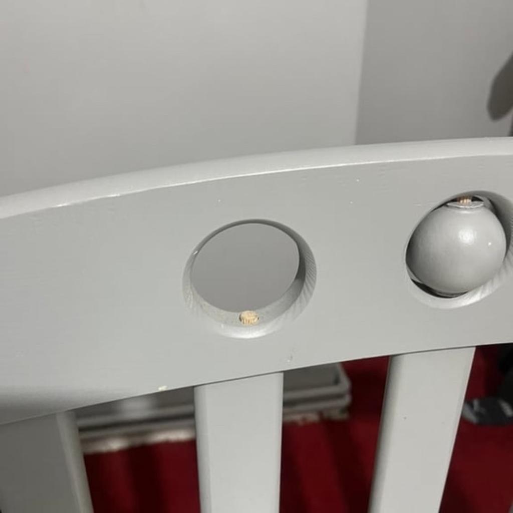 Brand new baby’s cot, only been used around 4 times. Brand new mattress with plastic still on. A few marks but in perfect condition. A missing ball on one side but I have the ball so you can put back on.
COLLECTION ONLY!! Hoxton area