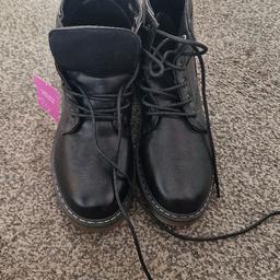 ladies ankle boots size 7 brand new never worn