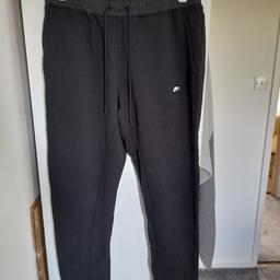 Nike Tracksuit Bottoms
Size Large
Very Good Condition