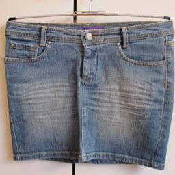 Jeans - Mini - Rock von AJC
blau
Gr. 36

Bundweite ca. 43,5 cm
vordere Rocklänge ca. 34,5 cm

kaum getragen! - neuwertig!

exklusive Versandkosten!
Nichtraucherhaushalt!

Privatverkauf - Dieser Verkauf erfolgt unter Ausschluss jeglicher Mängelhaftung (Gewährleistung). Keine Rücknahme oder Umtausch!