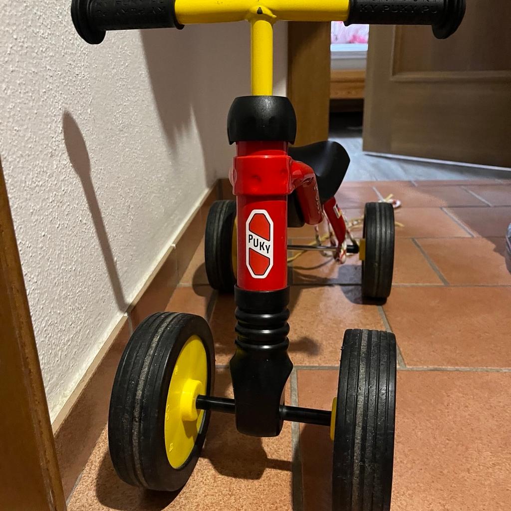 Verkaufe Puky-Wutsch Laufrad

Für Kinder ab 1,5 Jahren oder eine Körpergröße von ca. 80-95 cm.
Federt leicht und fördert das Gleichgewicht deines Kindes
Geräuscharme Reifen
Sattelhöhe: 24 cm
Gewicht 2,4 kg.