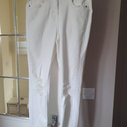 Women's White Skinny Mid Rise Jeans.
Next, Size 10R.
Collection only.