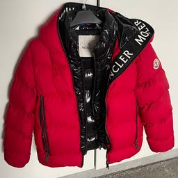 GRADE 1 INSPIRED. QR code does not work.

Down filled kids coat in the brand name provided. Worn but lots of wear left. Down filled age 9/10 but fits more of 7-9!
Good condition just the discolouring on the sleeves as shown.

Msg for info / decent offers

#moncler