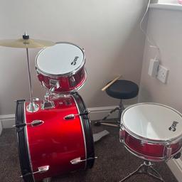 Drum kit for sale, for kids.

In perfect condition hardly been used.

Cash on collection only please