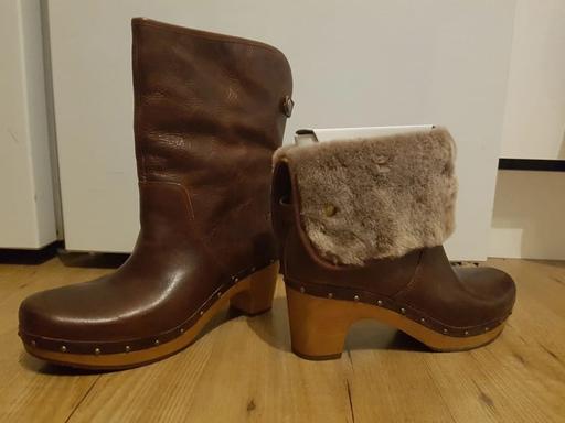 Buy & Sell West London Euston - West London - Photos for Brown Heeled UGG Boots