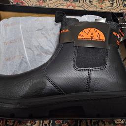 Just been bought these as a present but there a size too big for me and too late to send them back as they bought them online and they wont refund them. There a size 8 and I'm a 7. Boxed with all packaging but box lid has a small tear. Collection only from wolverhampton.

DEALER BOOT, BLACK, 8, Footwear Type:Boot, Outer Sole Type:Penetration Resistant Midsole, Product Range:Worksite - Safety Dealer Boots, Safety Category:CE, EN345-1, Shoe Colour:Black, Shoe Size Euro:42, Shoe Size UK:8