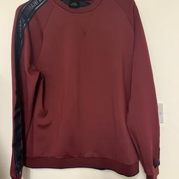 Literally Brand new item , mens size XL in burgundy.
Delivery and postage is available. Also Check out my listings.