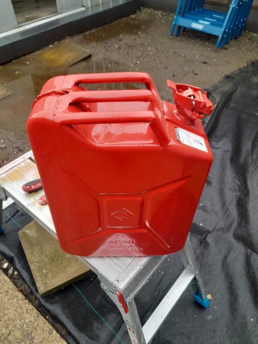 Vehicles Greater Manchester Wigan - Photos for 20L petrol can