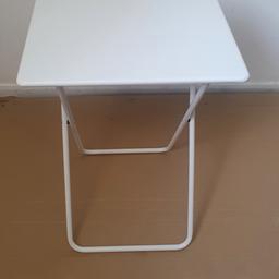 🔹️Metal folding table 

🔹️Ex display 

🔹️Size H 66, W 49, D 37cm