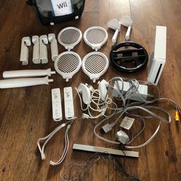 NINTENDO Wii CONSOLE WITH ALL ACCESSORIES AND ORIGINAL NINTENDO Wii BAG IN NEW CONDITION COLLECTION PETERBOROUGH WOODSTON PE2