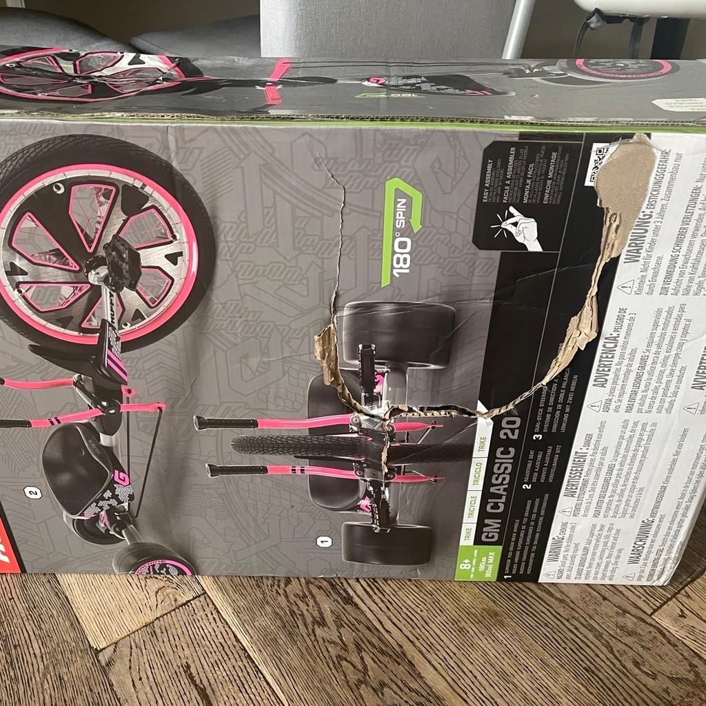 Brand new never been opened, only selling as my daughter is not interested in it.
Damage to the box from moving it around but trike is not damaged.
paid £100 for it so Open to sensible offers.
Can drop off if you live close.