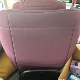 A used maxi Cosi Pearl 360 car seat and family fix 2 isofix base. 
No car accidents. In great condition. 

Selling as my child has moved up a group.