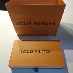 Louis Vuitton Box für Geldbörse leer und Tasche ebenfalls von Louis Vuitton aus Papier
