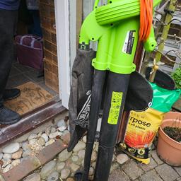 Leaf blower hardly used and not required anymore. as shown in photos, looks brand-new and can confirm tried and tested before selling. Looking for £25 ONO