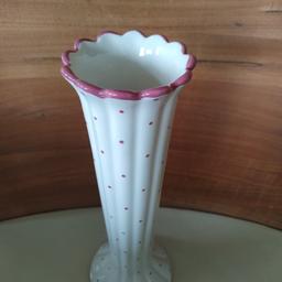 rosa gepunktetes Dekor von Gmundner Keramik
ca 27cm hoch