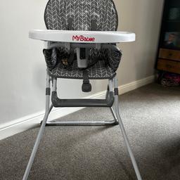 Mid grey in colour, photos look a little dark.
Tray doesn’t come off but lifts up for folding purposes.
Excellent condition, used for grandchild when she visits.
