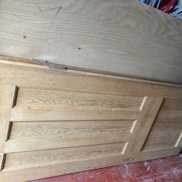 Internal door
Good condition but been stored in garage so needs a clean 
Size 
width 30’
thickness 45mm
height 77 and 3/4’
Oak veneer 
Also have another 4 of the same style door but different sizes